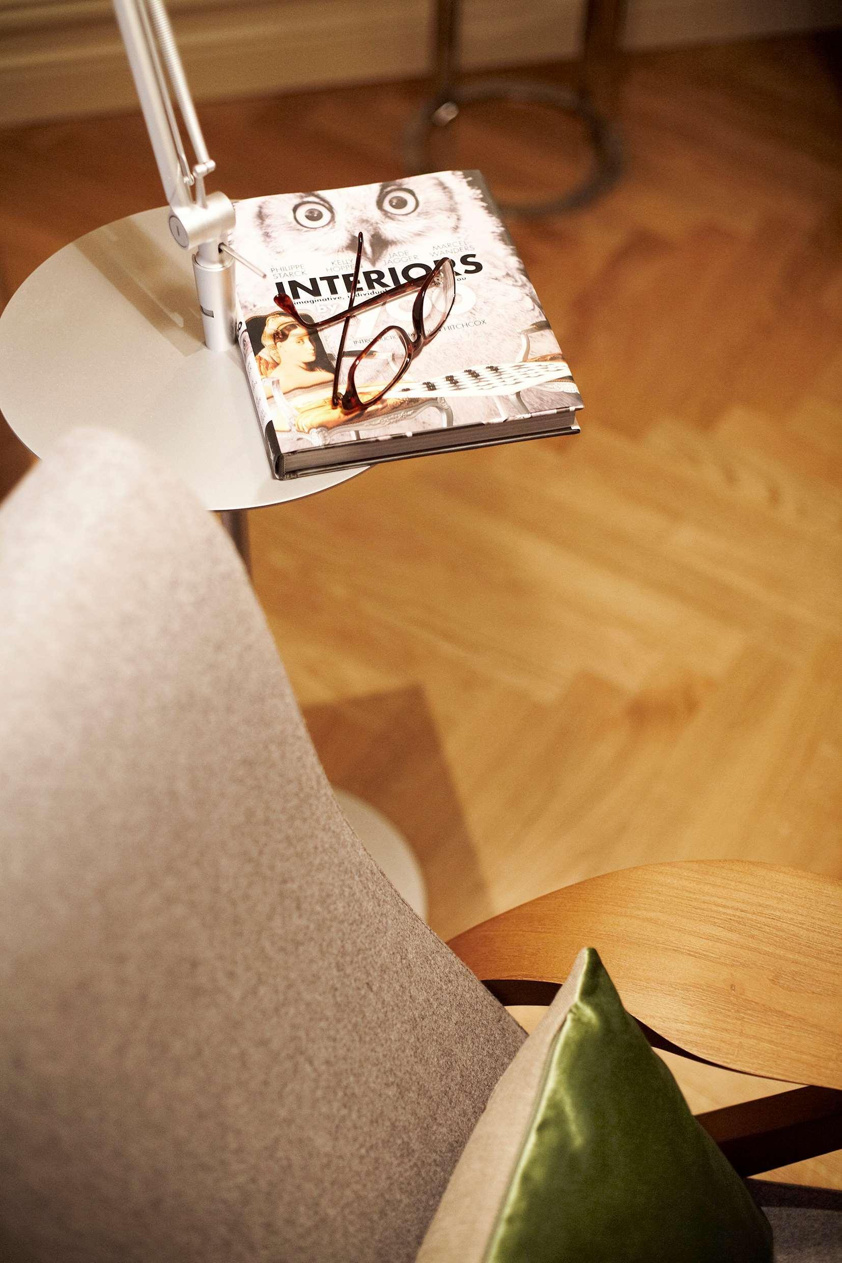 Hotel Sans Souci Wien Exterior foto A book on a table